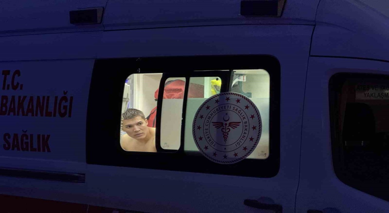 Rüzgarın alabora ettiği kanodan düşen 8 kişiden 7si bulundu, 1 kişi kayıp