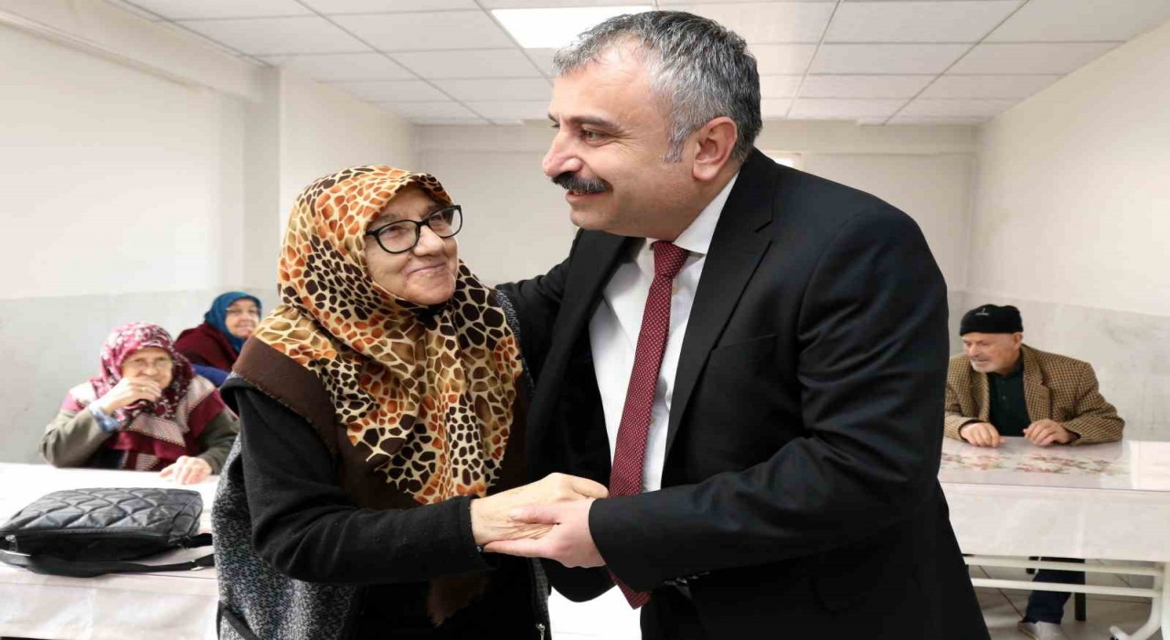 Safiye Gönül Bayar Huzurevindeki buluşmada nesiller bir araya geldi