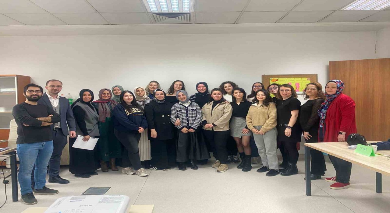 Sağlık eğitimlerini tamamladılar belgelerini aldılar