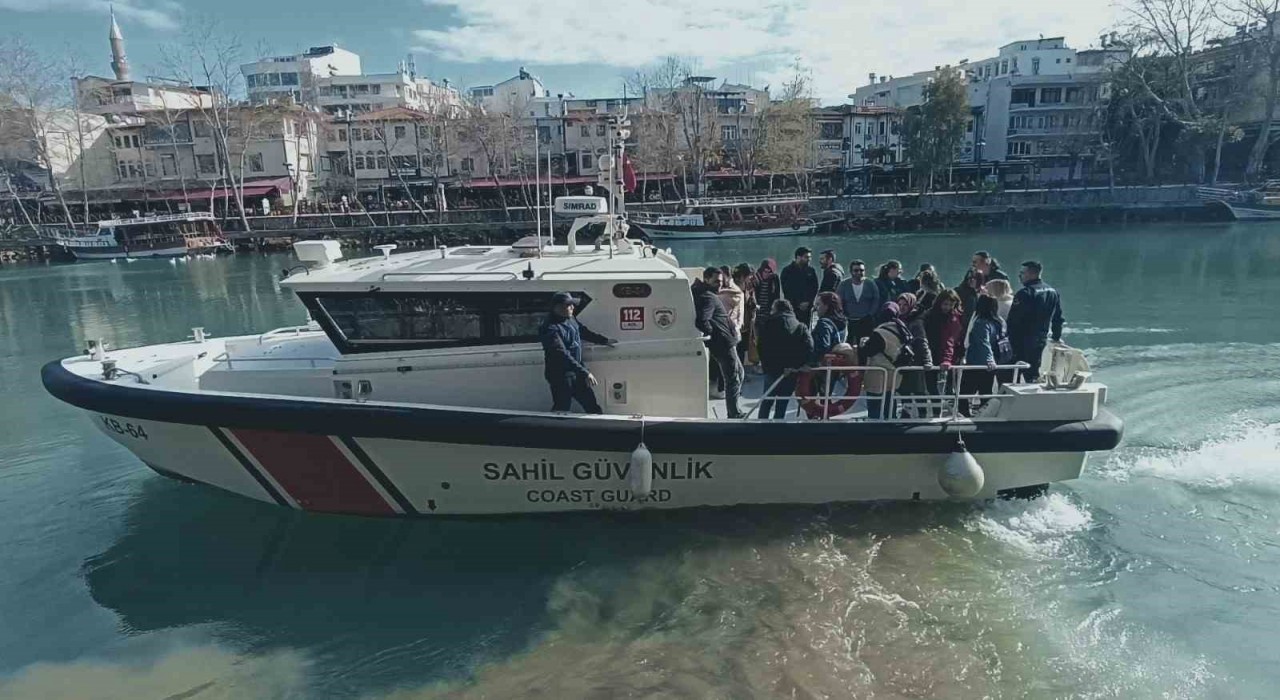 Sahil Güvenlik Komutanlığından 112 Acil Sağlık personeline eğitim