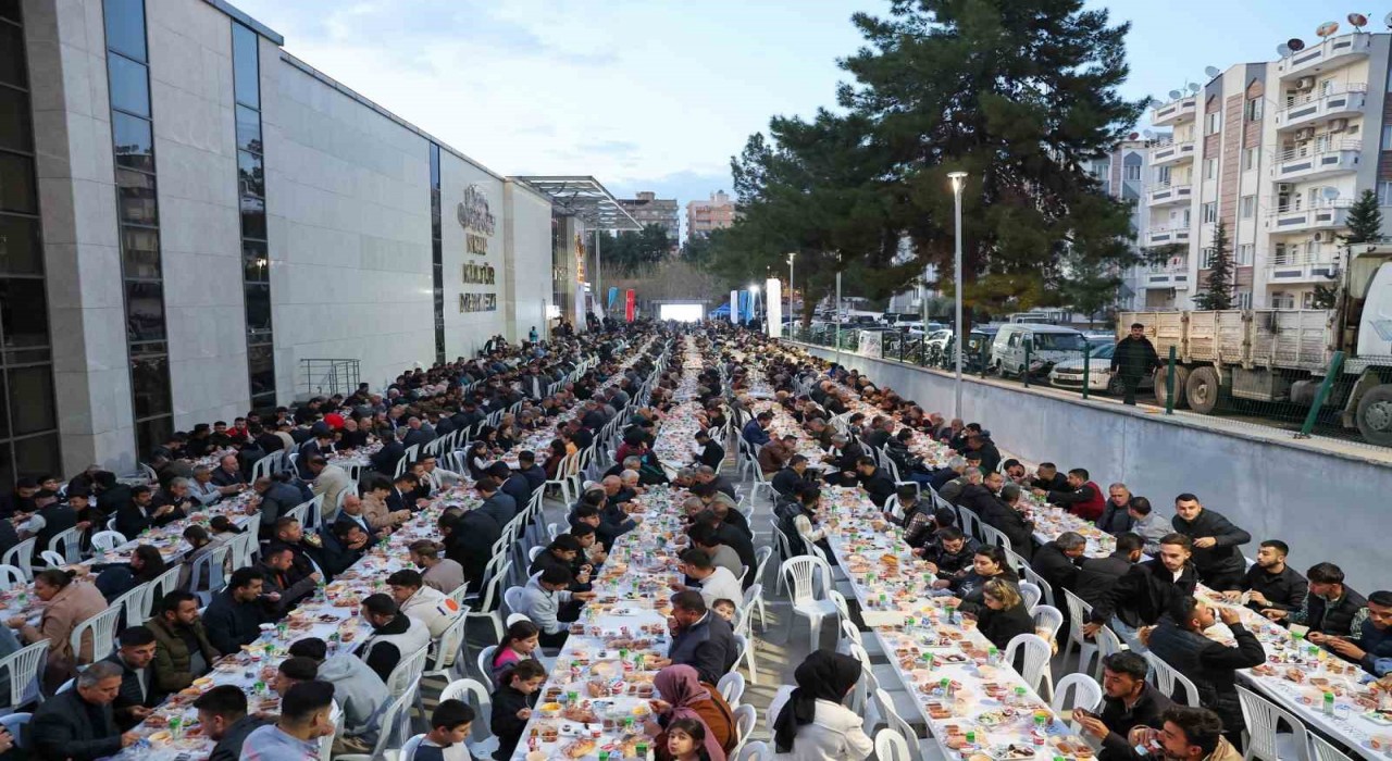 Şahin Niziplilerle iftar sofrasında buluştu