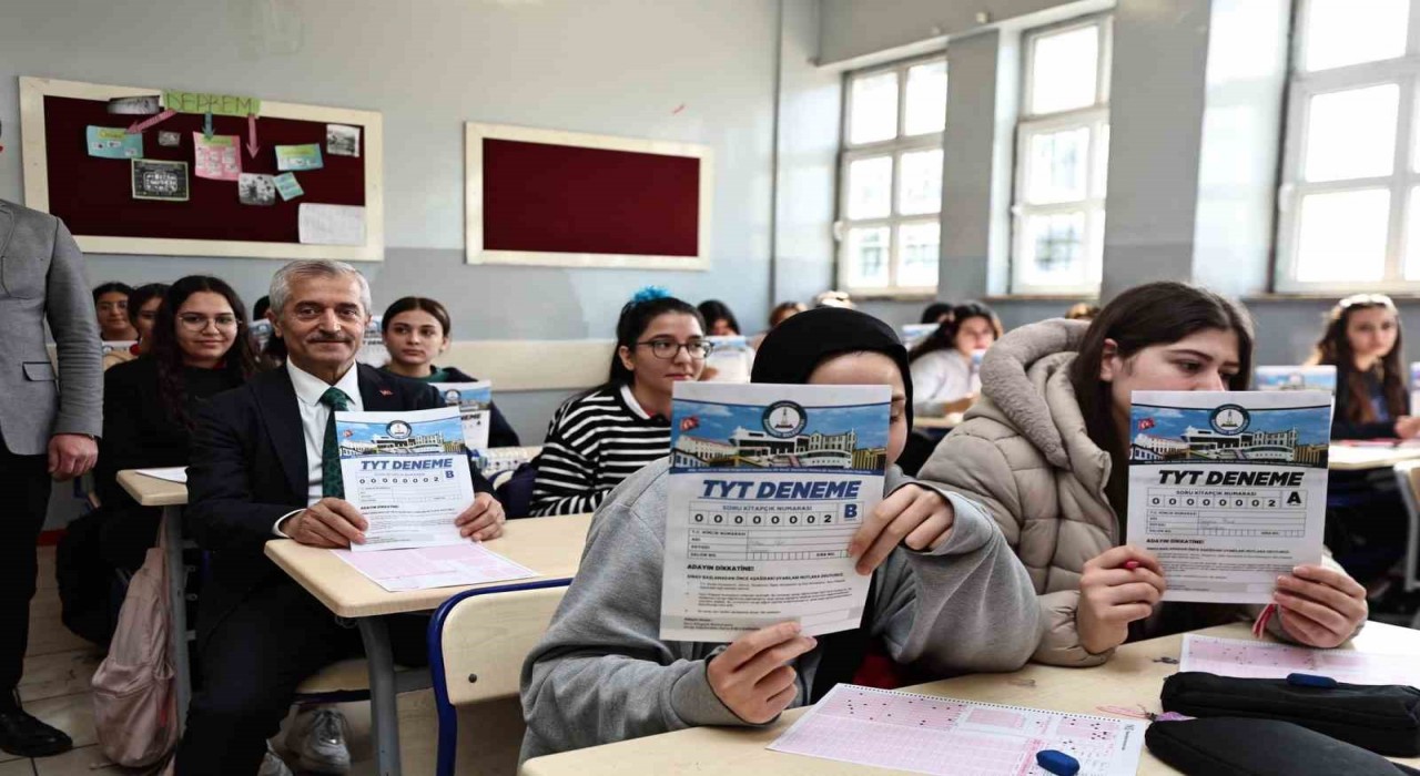 Şahinbey Belediyesinden öğrencilere 3 milyondan fazla deneme seti desteği