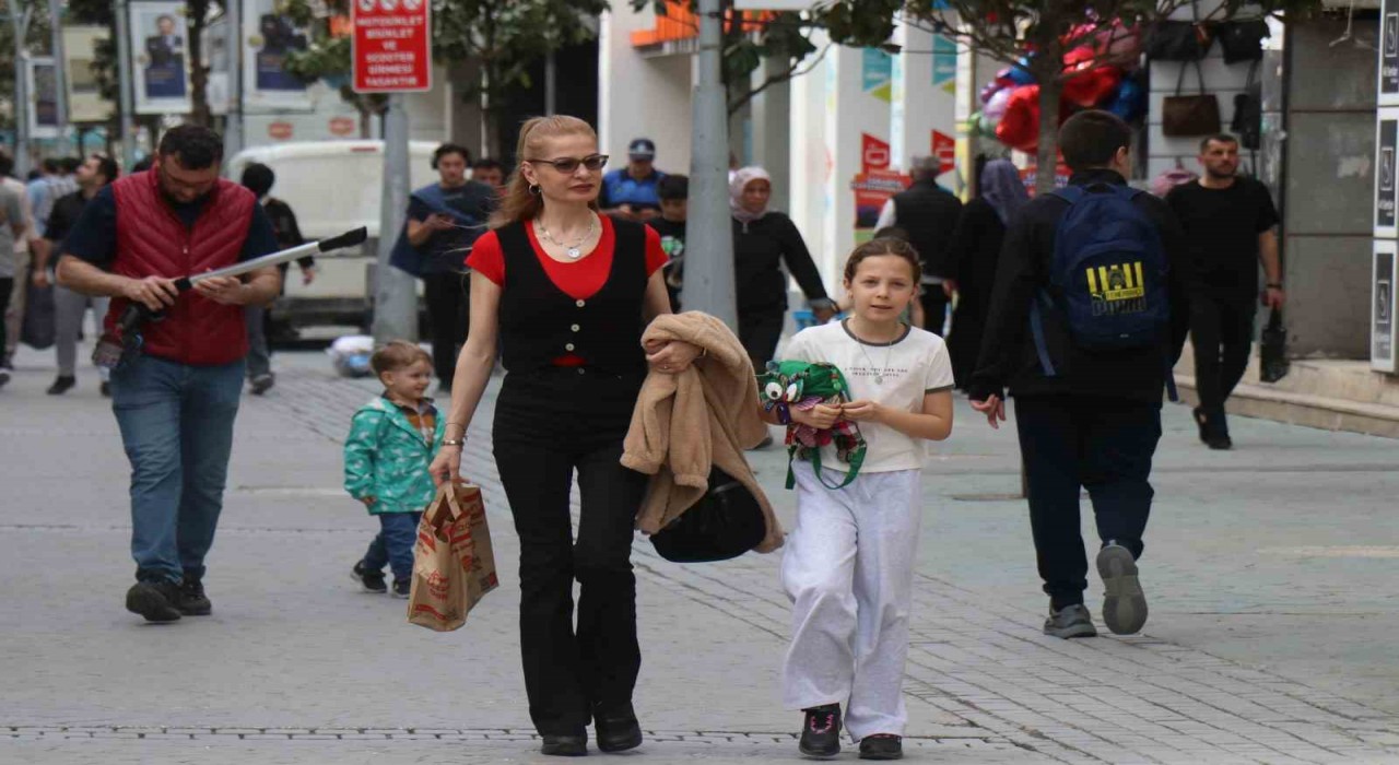 Sakaryada Martın ortasında yazdan kalma bir gün yaşanıyor