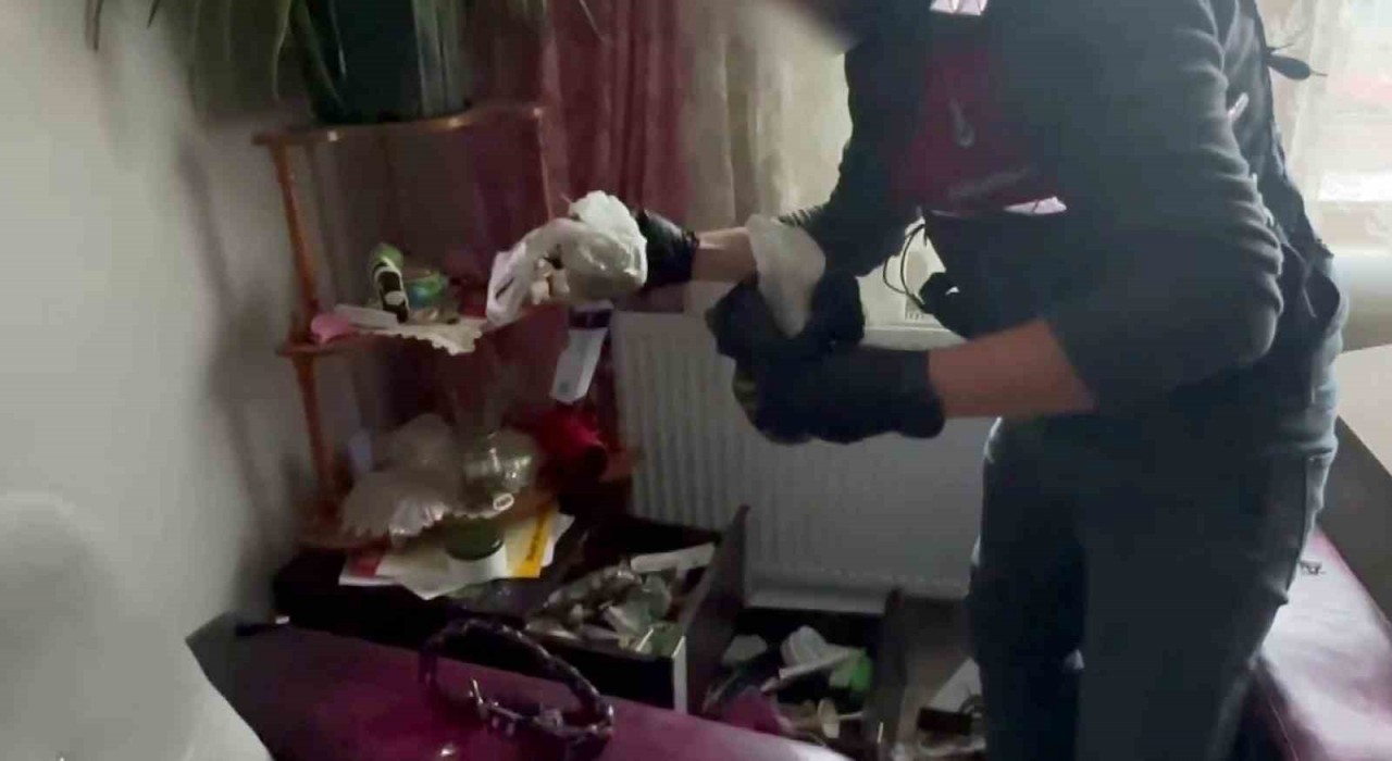 Sakaryada narkotik köpeği destekli uyuşturucu operasyonu: 2 tutuklama