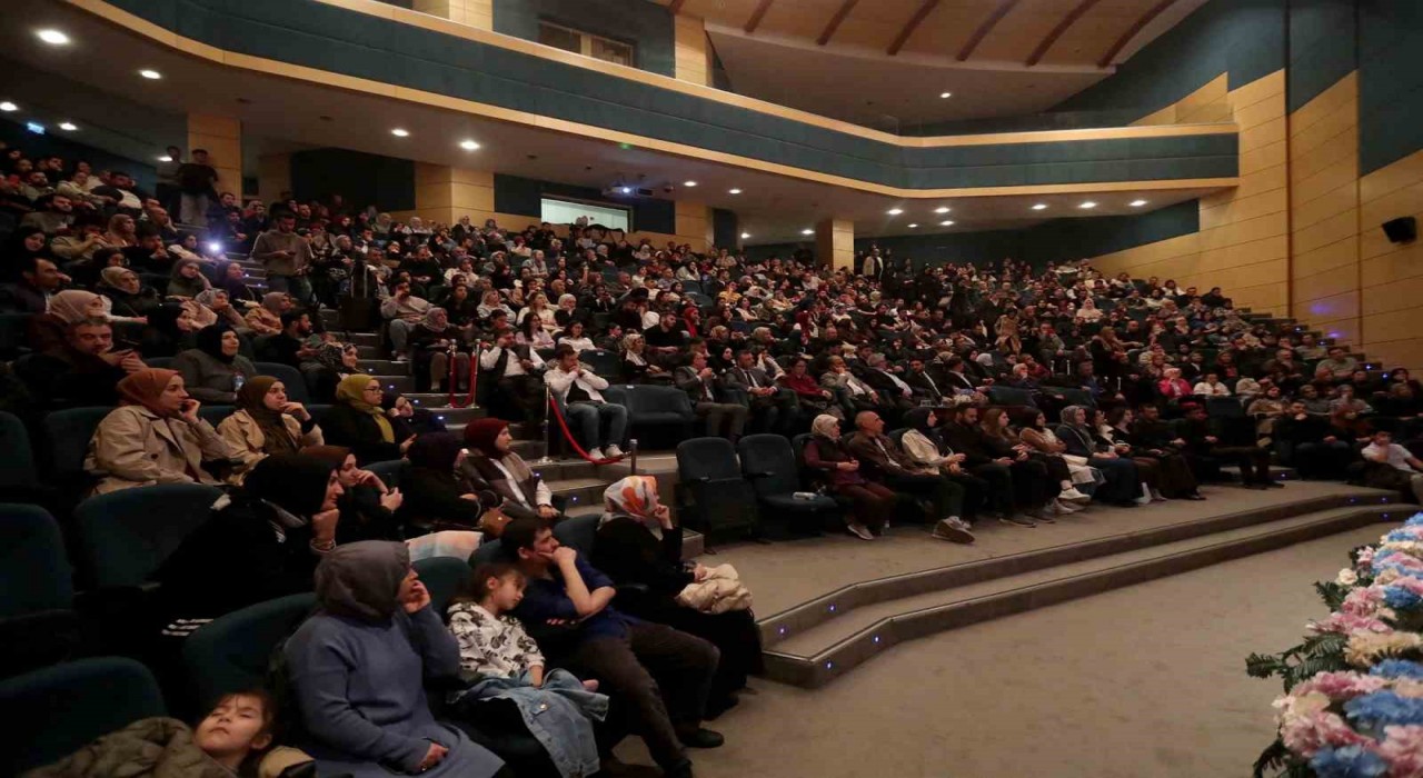 Sakaryalı sanat dostları Hayati İnançla buluştu