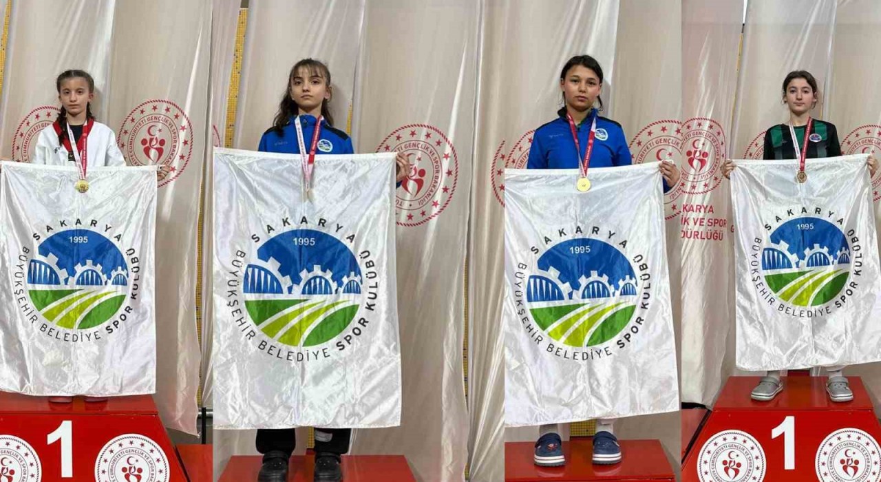 Sakaryalı sporcular Kütahyadaki turnuvaya damga vurdu