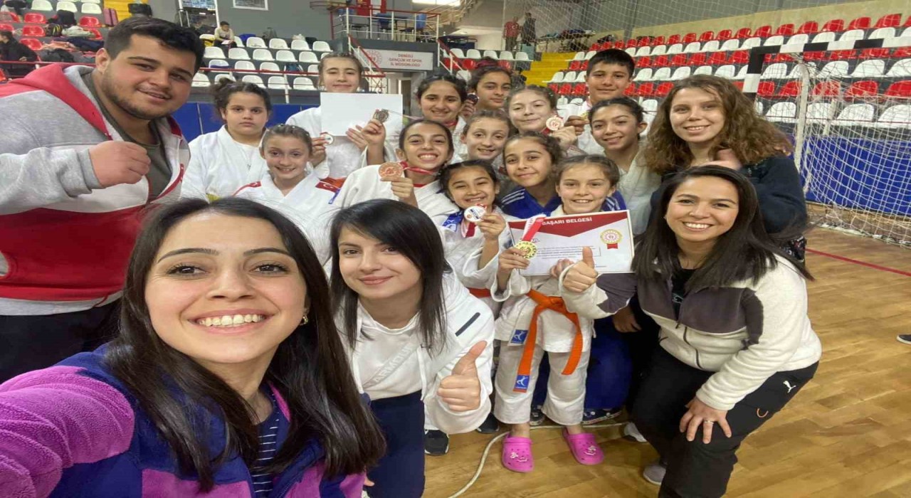 Salihlili judocular, Denizlide madalyaları topladı