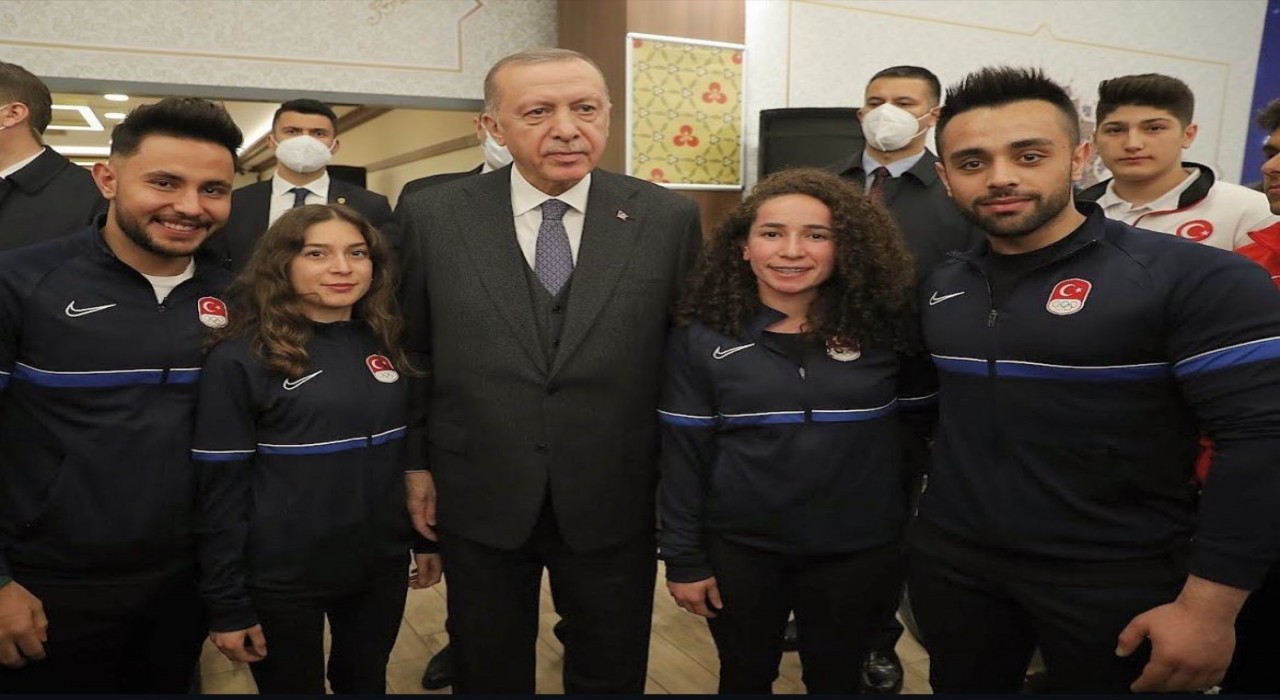 Şampiyon kayakçı ve kayak hocası babası Uludağdaki yangında hayatlarını kaybettiler