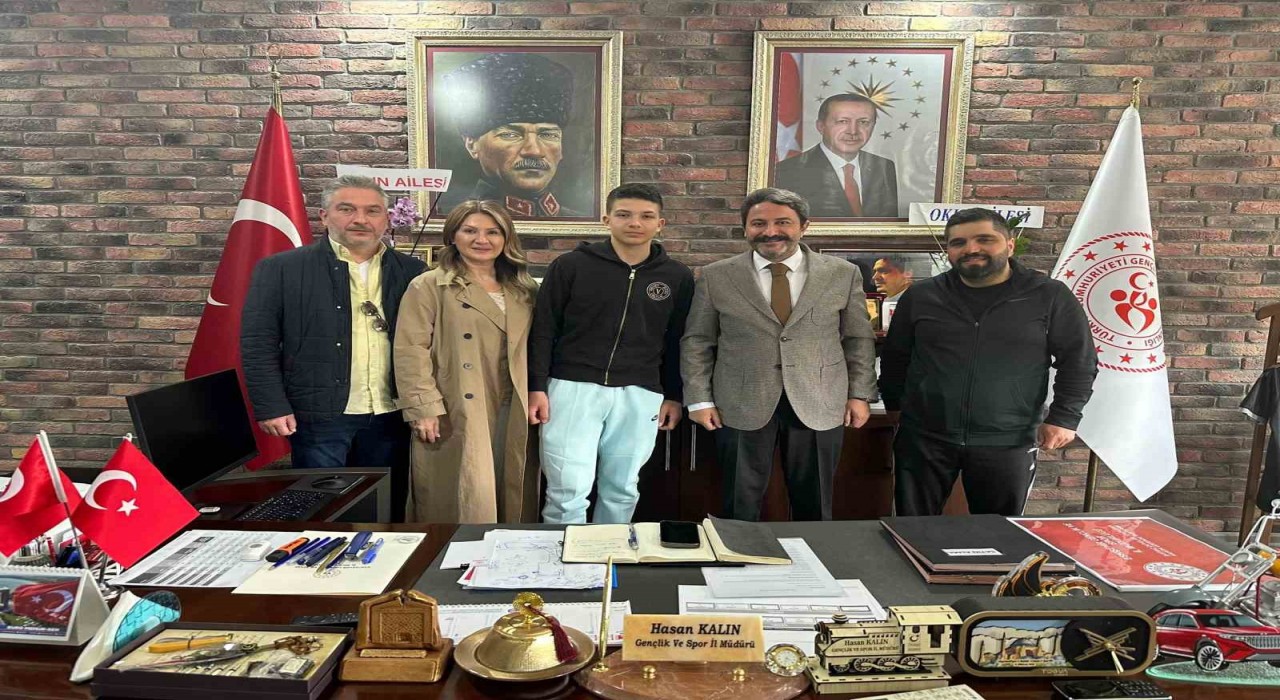 Şampiyondan Gençlik ve Spor İl Müdürüne ziyaret