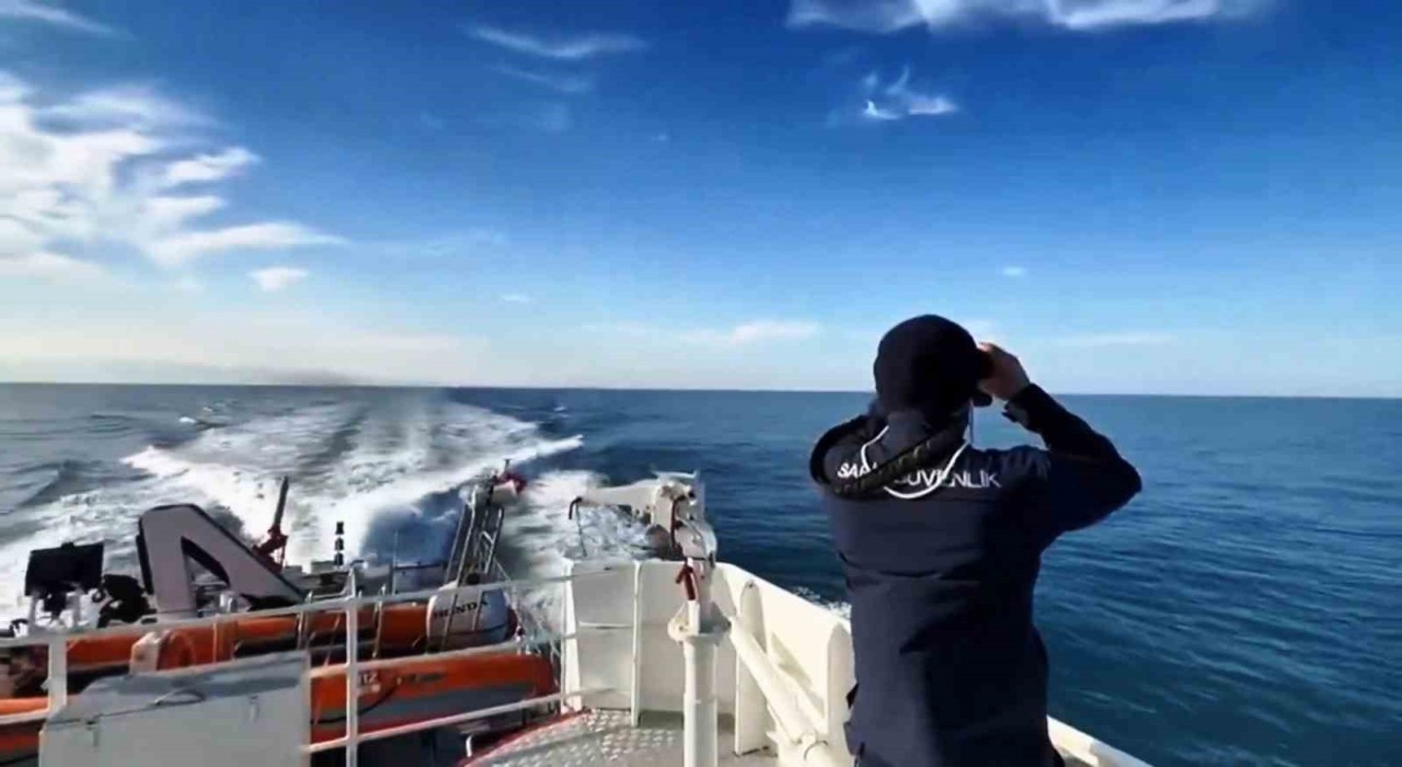 Samsun Valisi Tavlıdan jandarma, polis ve sahil güvenlik personeline telsizden bayram kutlaması