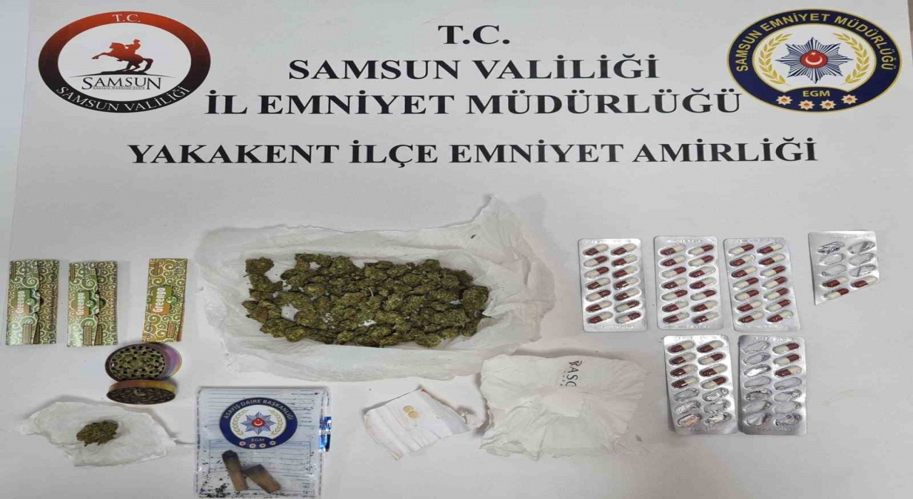 Samsunda araçta zulalanan uyuşturucu ele geçti: 5 gözaltı