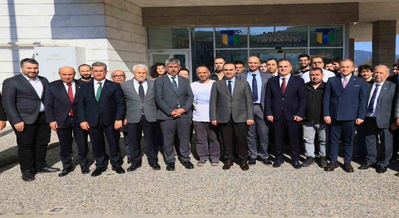 Sanayi ve Teknoloji Bakanı Kacır, Muğla Teknoparkı ziyaret etti