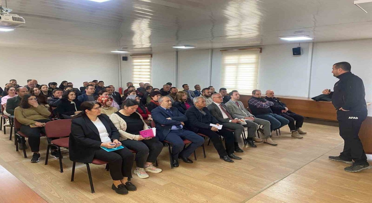 Sarıgölde afet ve acil durum bilgilendirme eğitimi