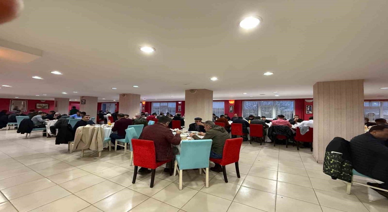 Sarıkamışta AK Parti Teşkilatı İftar Programında Buluştu