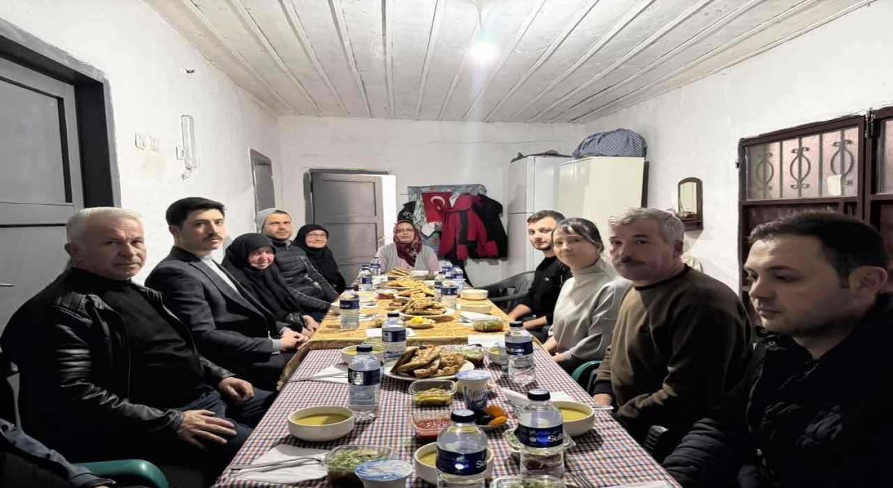 Şehit Annesi Refiye Çakırın sofrasında konuk oldu