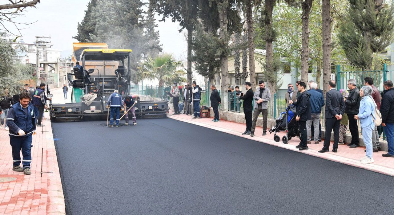 Şehit Oğuzhan Tekerek Caddesi’nde Asfalt Serim Çalışmaları Başladı