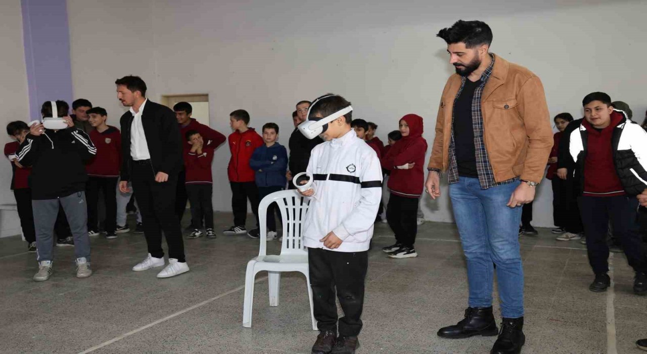Şehzadeler Belediyesinden bilim ve teknoloji haftasında anlamlı etkinlik