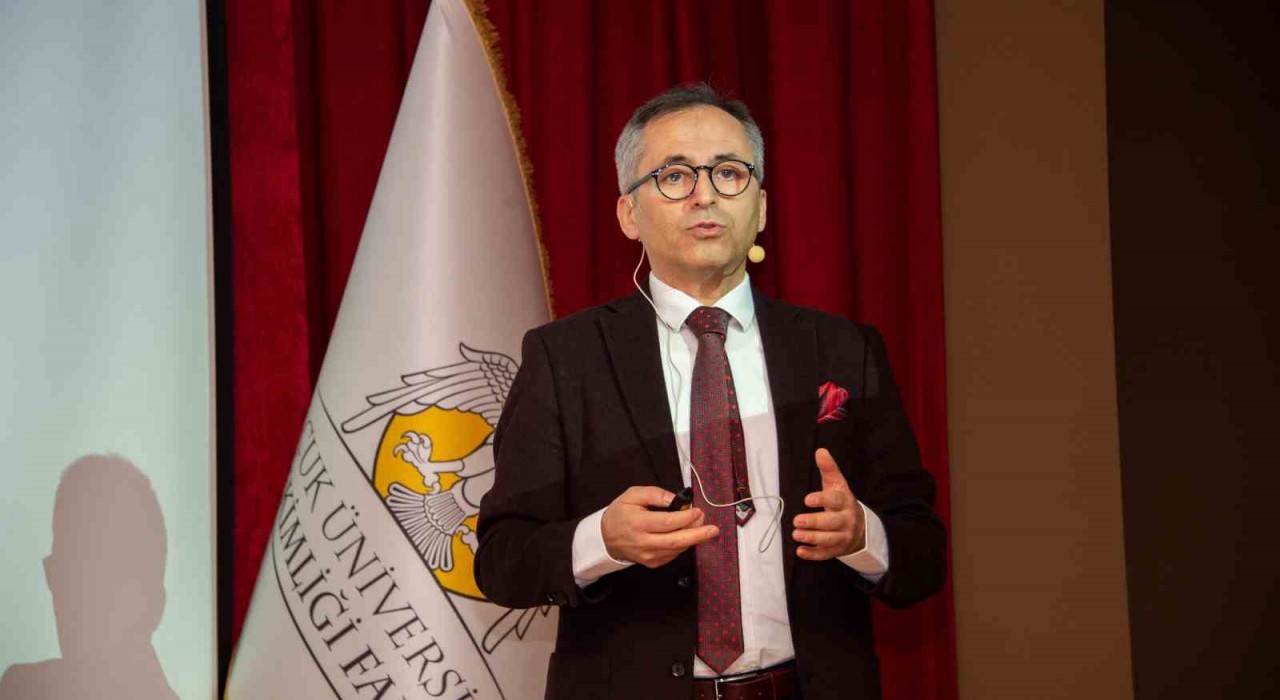 Selçuk Üniversitesinde sağlıkta yapay zeka konferansları başladı