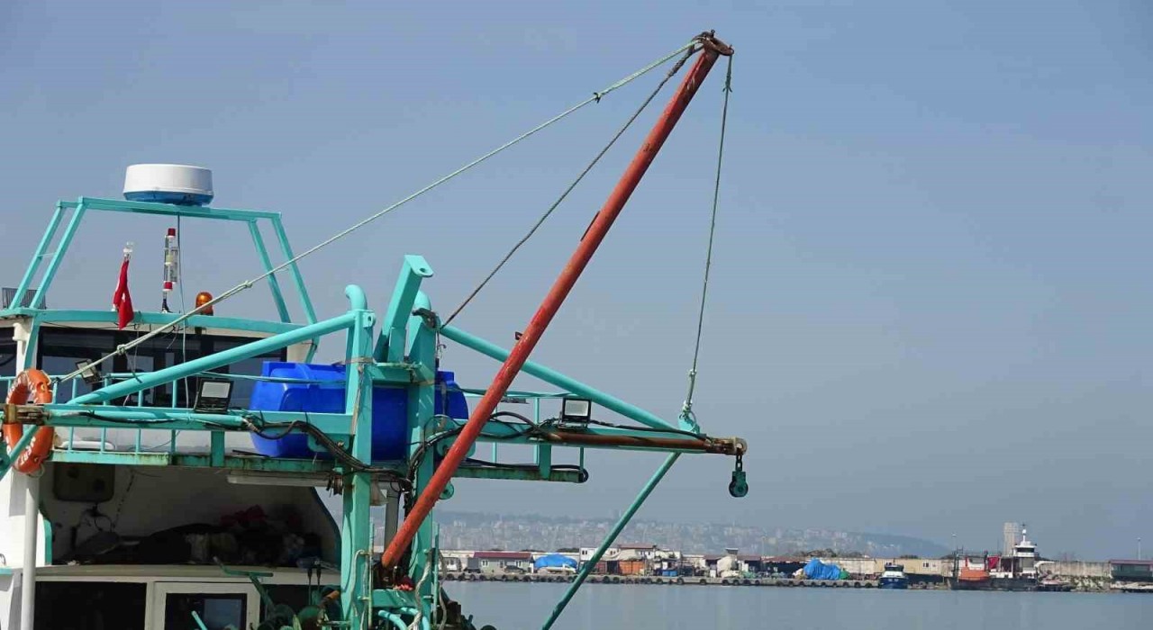 Sezonu kapatmaya hazırlanan balıkçılara ‘çaça sürprizi