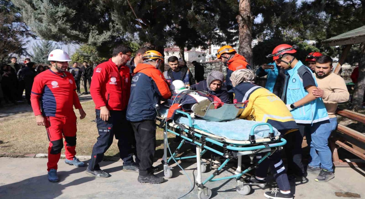 Siirtte deprem tatbikatı gerçekleştirildi