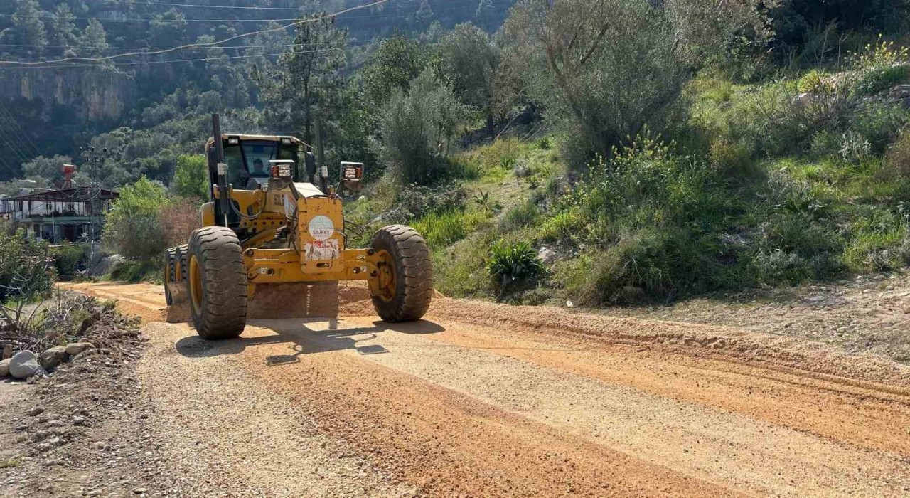 Silifkede yol düzenleme çalışmaları