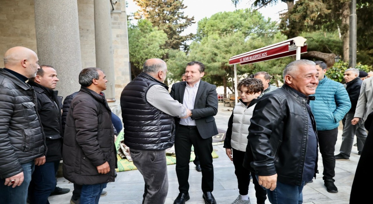 Silivri Belediye Başkanı Balcıoğlu, bayram namazını Piri Mehmet Paşa Camiinde Kıldı