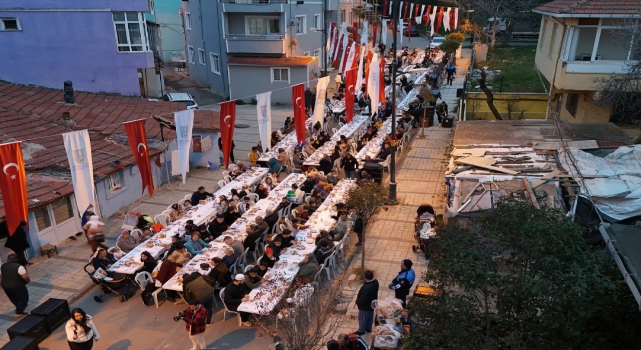 Silivri Belediyesi, Mimar Sinan Mahallesinde Ramazan iftar programı düzenledi