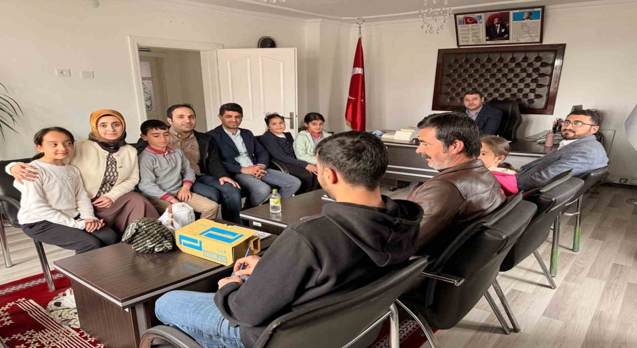Sincikli öğrenciler harçlıklarını Filistine gönderdi