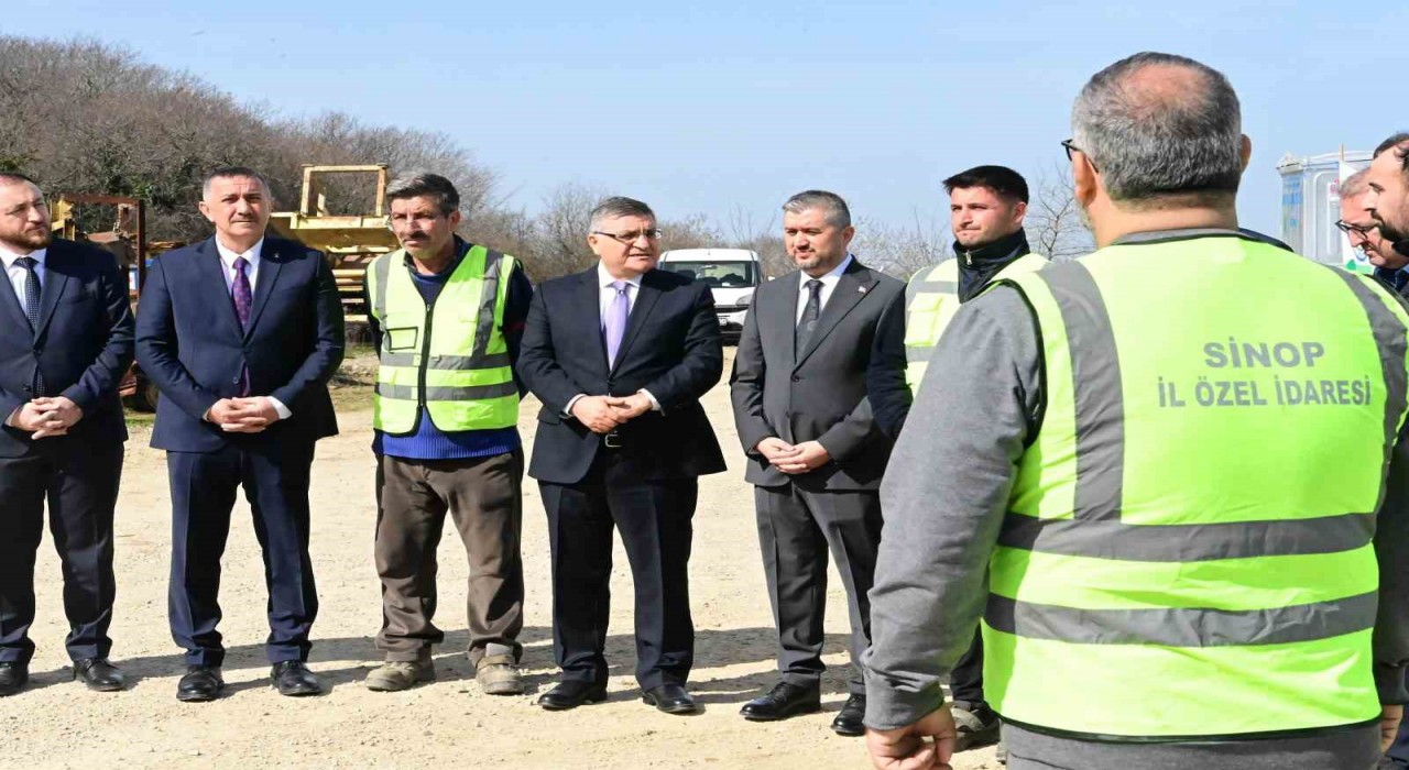 Sinopa 482 yeni çöp konteyneri teslim edildi