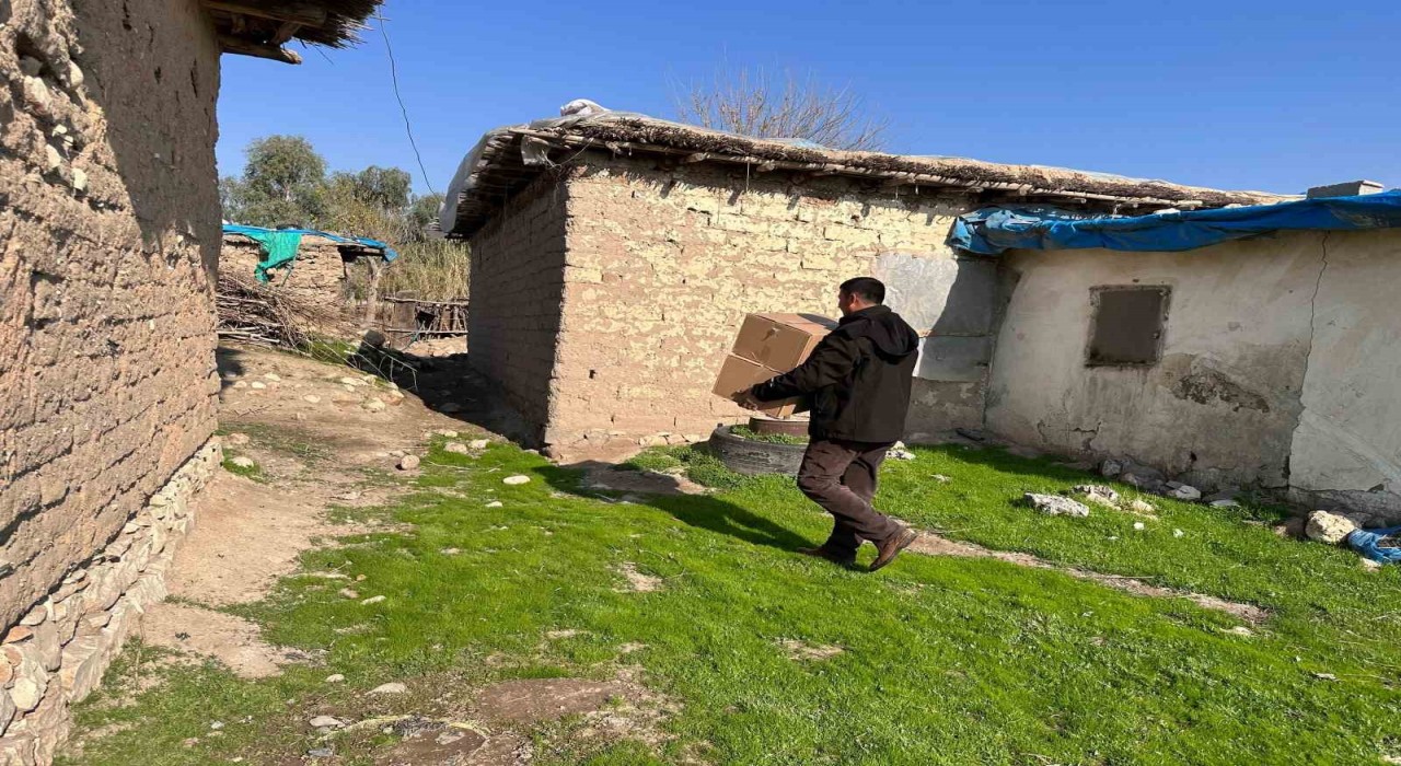 Şırnakta 350 aileye Ramazan kolisi dağıtıldı