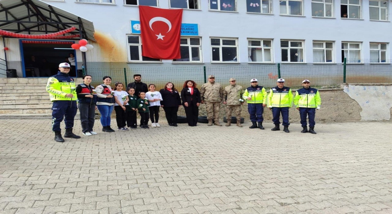 Şırnakta öğrencilere Trafik Dedektifleri Projesi anlatıldı