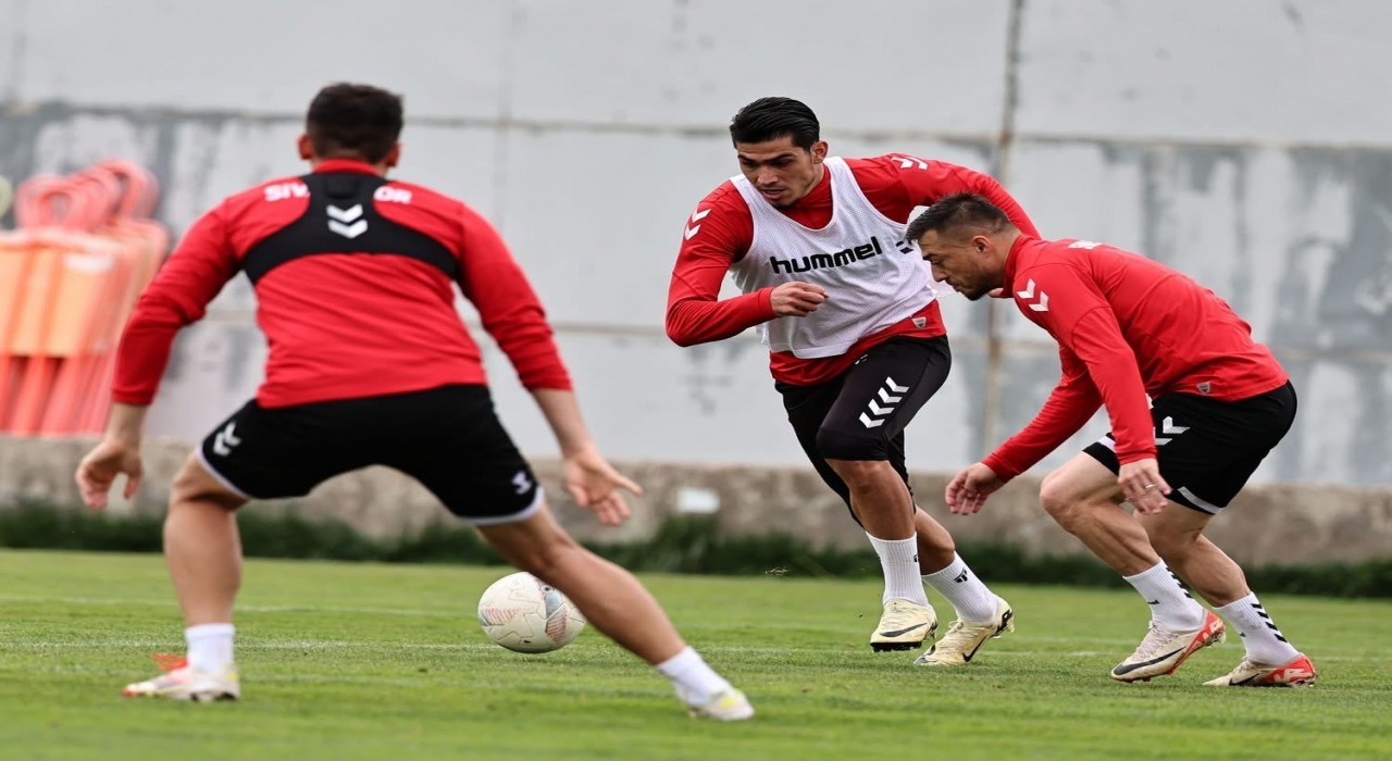 Sivassporda Adana Demirspor maçı hazırlıkları sürüyor