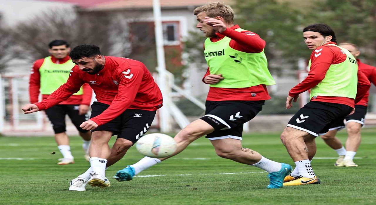 Sivassporda sakat futbolcuların durumuna ilişkin açıklama