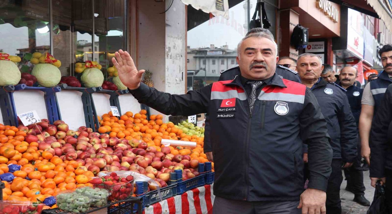 Sivasta kaldırım işgal eden esnafa 1 milyon TL ceza