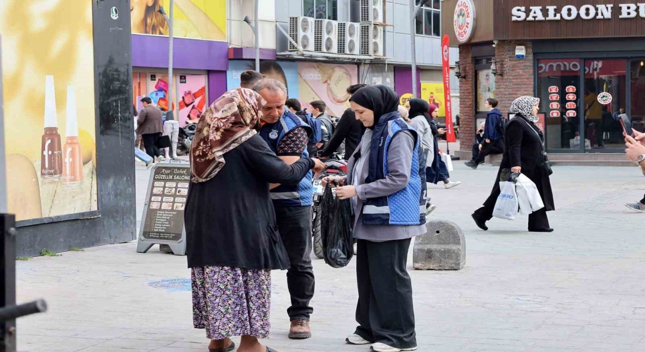 Sokakta duygu sömüren dilencilere Zabıta engeli