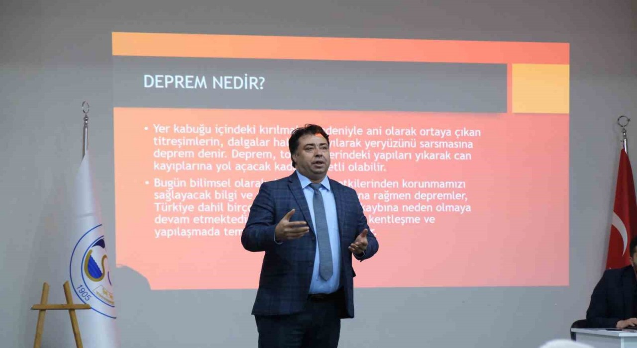 Sorgun Belediyesinden muhtarlara deprem bilgilendirme konferansı