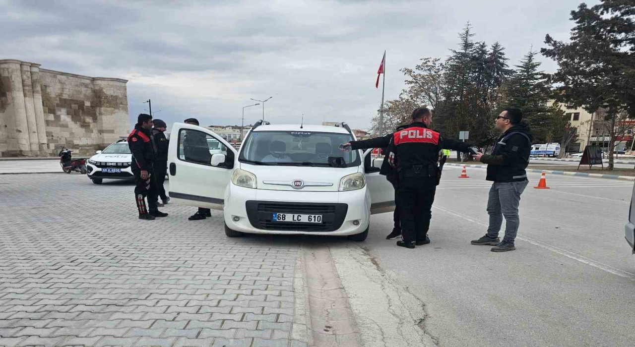 Sultanhanında polisten uzun namlulu silahlarla ‘şok uygulama