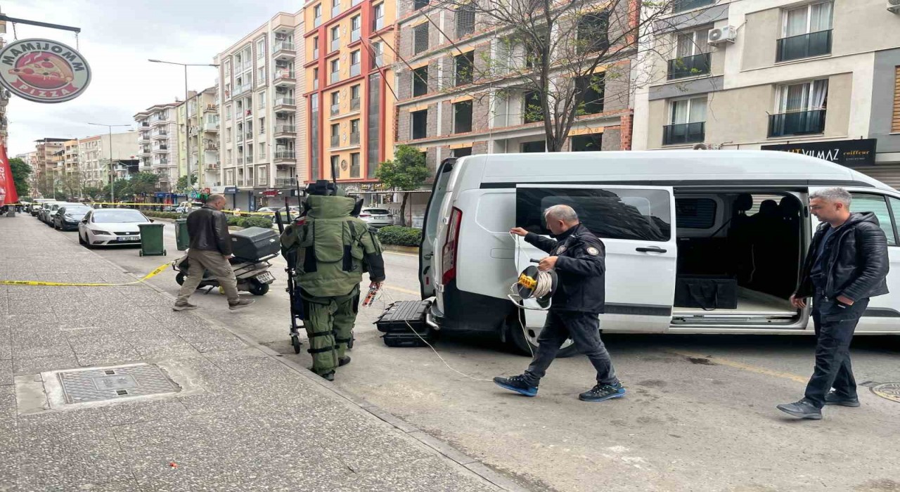 Şüpheli paket fünye ile patlatıldı