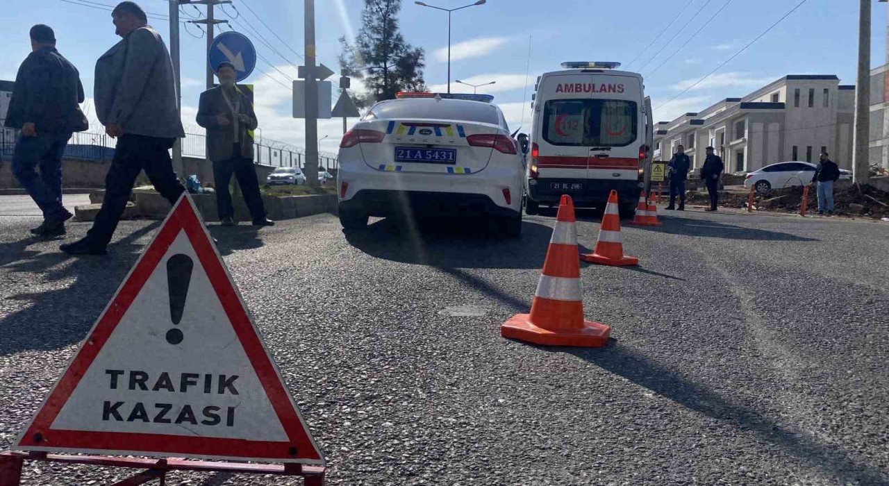 Sürücü virajı alamayınca otomobil takla attı: 3ü çocuk 6 yaralı