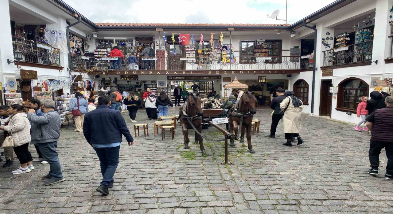Tarihi Odunpazarı Evlerinde bayram yoğunluğu