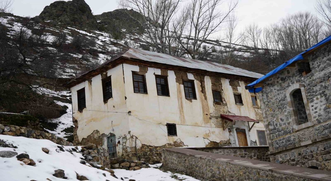 Tarihi Süleymaniye Mahallesinde restorasyon çıkmazı