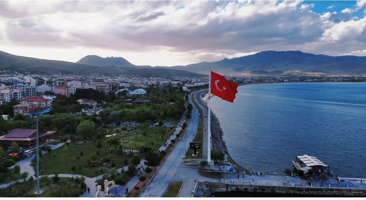 Tatvanın doğal güzellikleri havadan görüntülendi