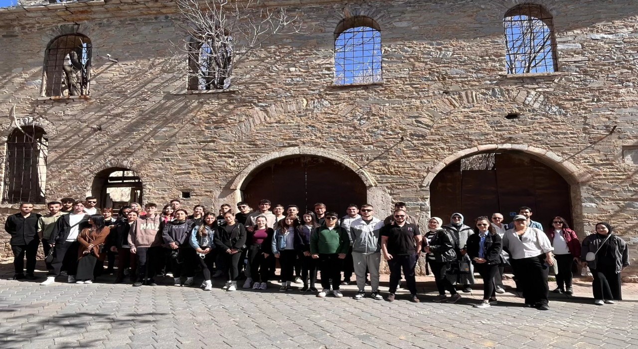 Tavas Belediyesi ilçenin tarihine sahip çıkıyor