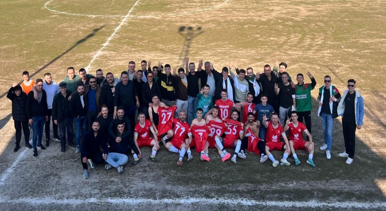 Tavşanlı Balıköysporda şampiyonluk coşkusu yaşandı