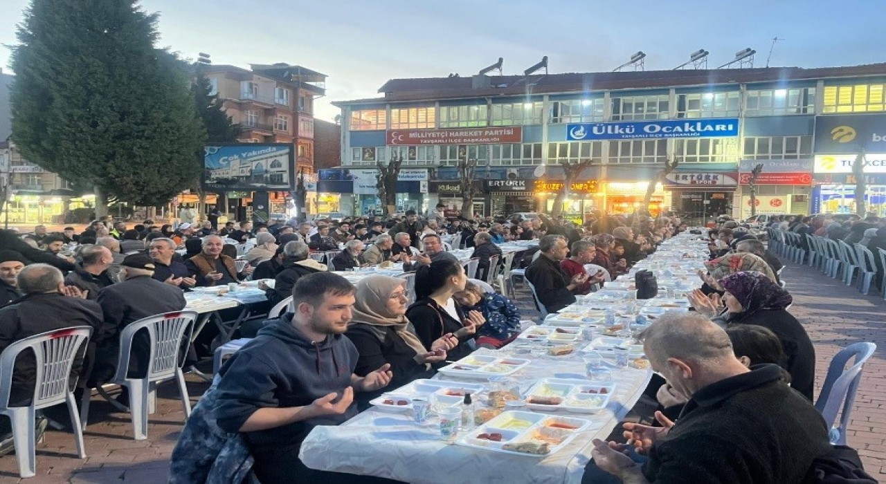 Tavşanlıda MHP ve Ülkü Ocakları iftarında birlik ve beraberlik vurgusu