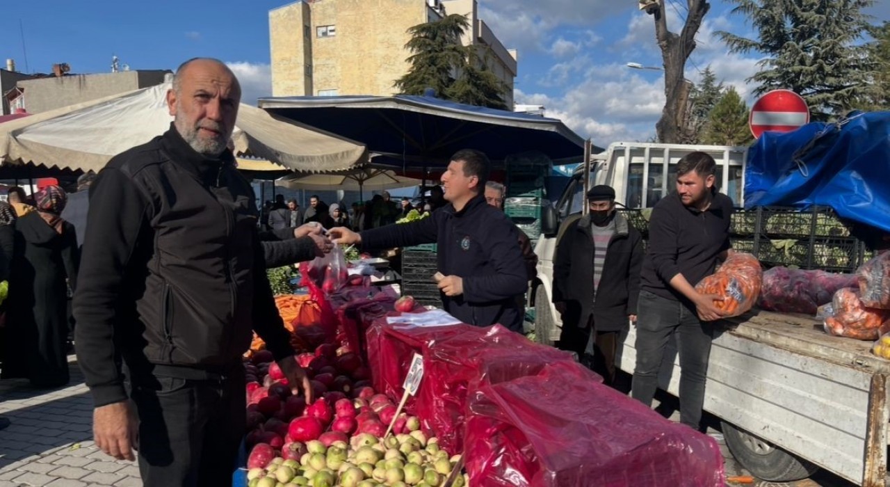 Tavşanlıda pazarcılardan Ramazan ayında taze ürün
