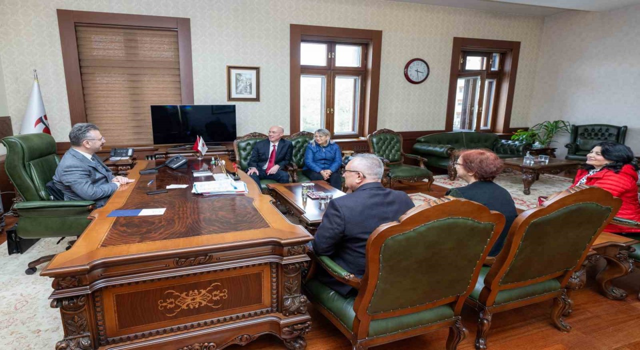 Tazelenme Üniversitesinden Vali Aksoya ziyaret