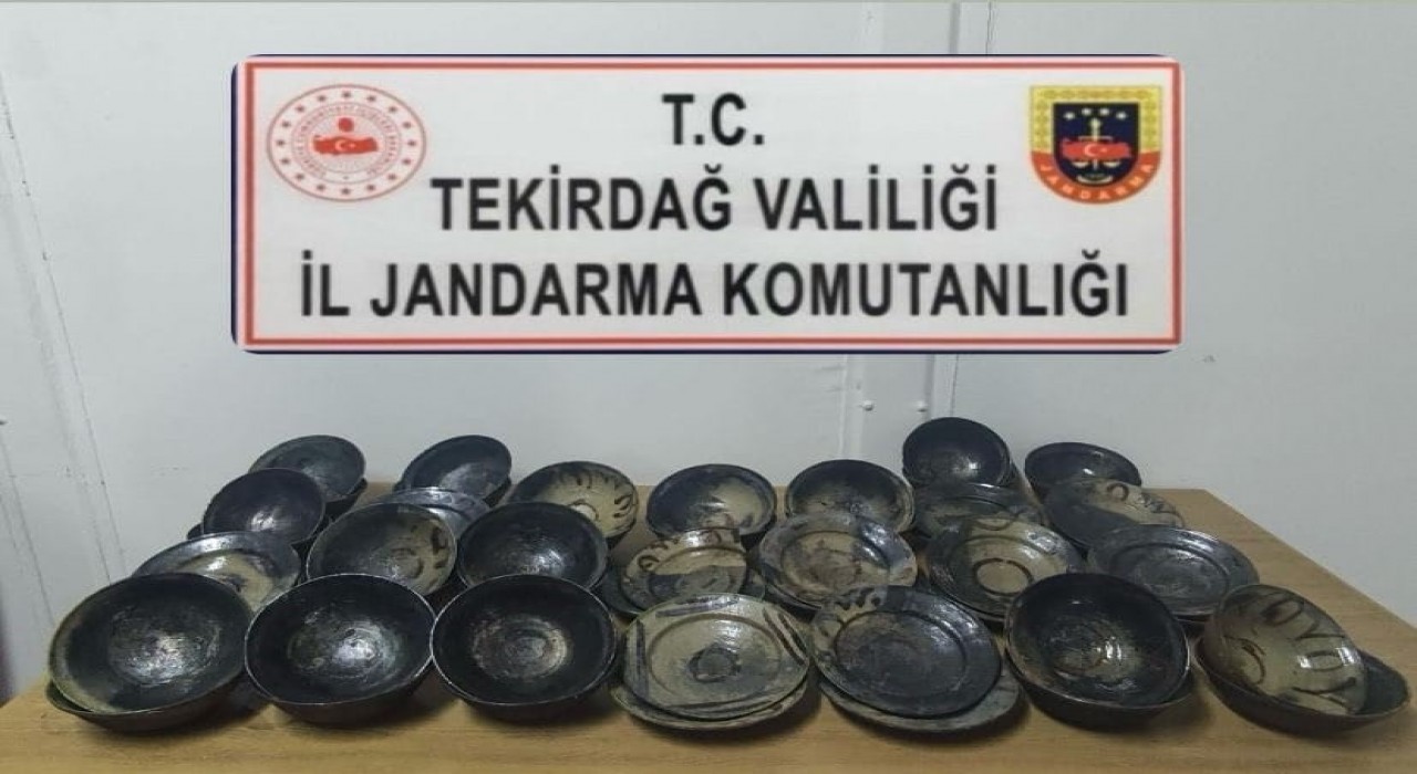 Tekirdağda denizde tarihi eser operasyonu: 50 tabak ele geçirildi
