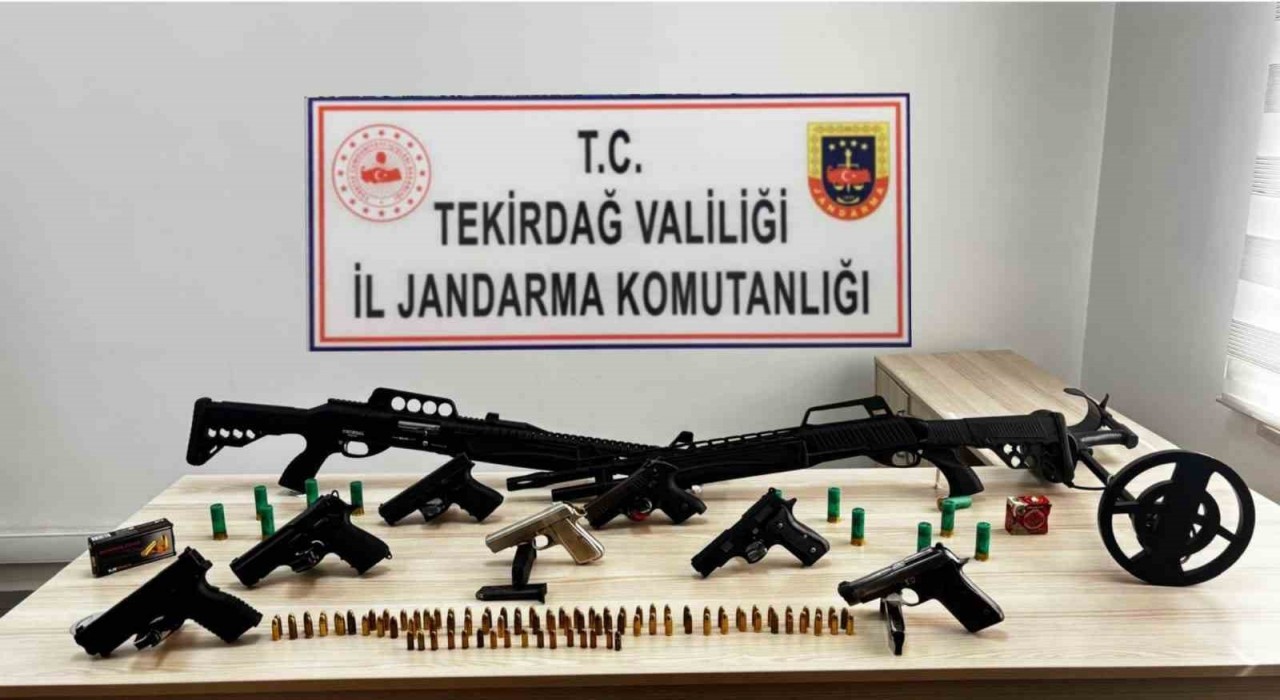 Tekirdağda jandarmadan kaçakçılık ve silah operasyonları