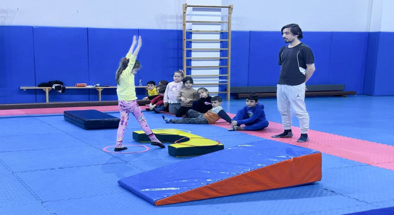 Tepebaşında çocuklar sporla buluşuyor